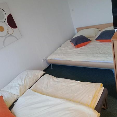 Apartman Obecni Hostinec Provodov (Hradec Kralove) Exterior photo