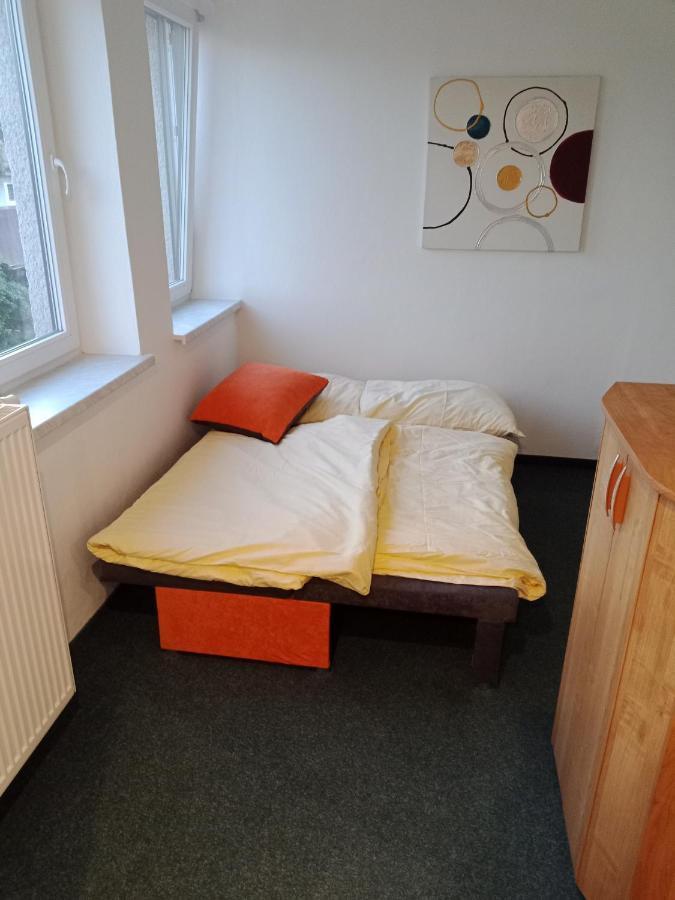 Apartman Obecni Hostinec Provodov (Hradec Kralove) Exterior photo