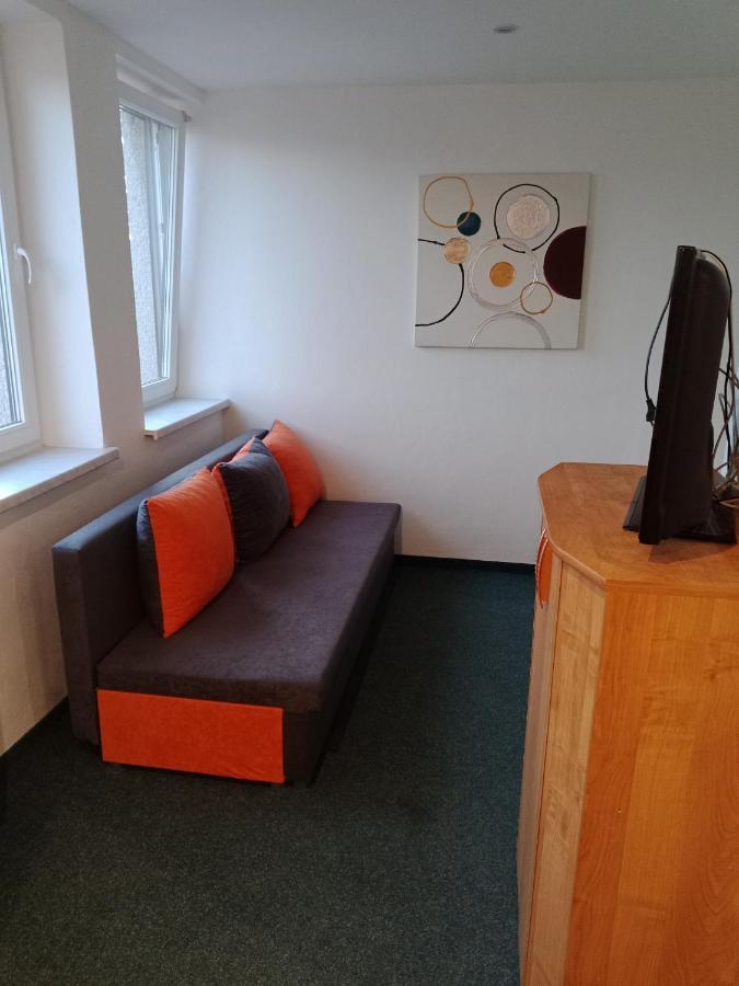 Apartman Obecni Hostinec Provodov (Hradec Kralove) Exterior photo
